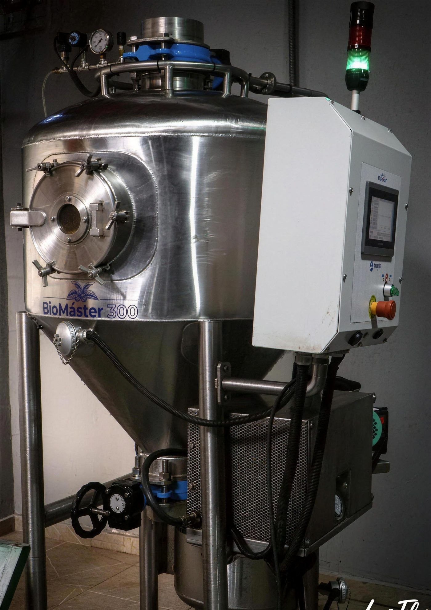 Biorreactor de acero para la fermentación del HidroHoney